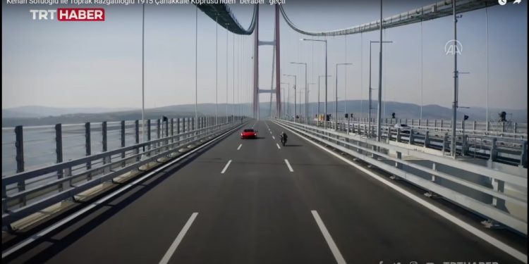 “Κόντρα” μεταξύ Kawasaki H2R και Ferrari SF90 στην πιο μεγάλη κρεμαστή γέφυρα του κόσμου