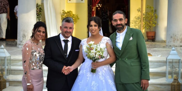 Ο Βασίλης και η Ελένη ανέβηκαν τα σκαλιά της εκκλησίας