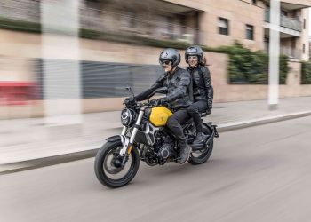 VOGE 350AC: Δικύλινδρο και κλασσικό