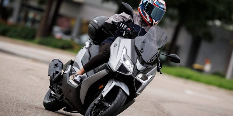 VOGE SR1 125  H πόλη στα χέρια σας