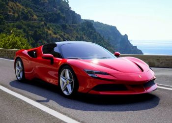 Fabio Barone: Με μια FERRARI SF90 SPIDER για το παγκόσμιο ρεκόρ ταχύτητας πάνω σε αεροπλανοφόρο