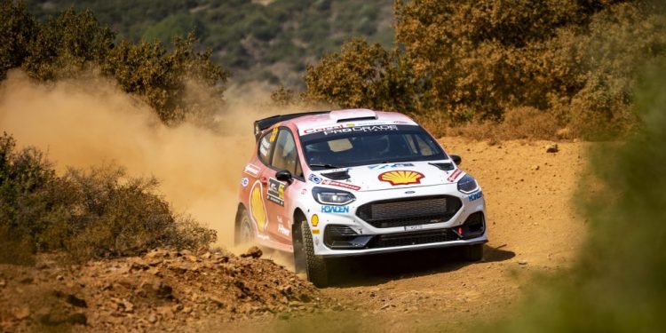 Επιβιώνουν στο Ράλλυ Ακρόπολις οι Μάνος και Κώστας Στεφανής