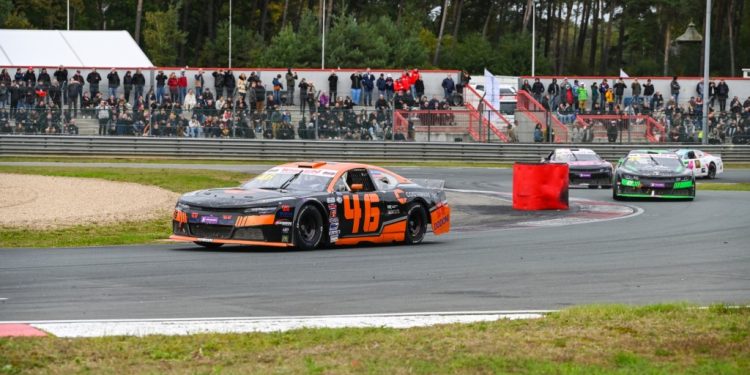 Τρίτος στην Ευρώπη σε EuroNASCAR 2, Junior PRO και Endurance Team ο Θωμάς Κρασώνης!