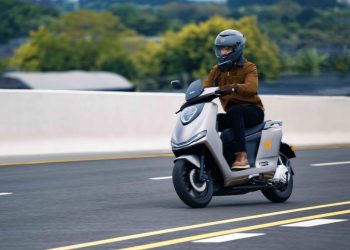 Yadea Fierider: Ηλεκτρικό, πολυτελές, πανίσχυρο