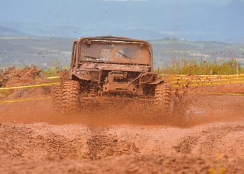 7ο MEGA FOUR 4×4 – ΙΩΑΝΝΗΣ ΧΑΡΙΤΑΤΟΣ: Λασπομαχίες μέχρι τελικής πτώσης