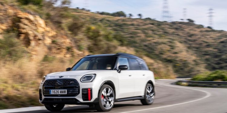 To MINI John Cooper Works Countryman ALL4