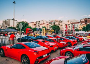 Πλημυρίζει και πάλι η Ελλάδα με Ferrari από το Club “Passione Rossa”