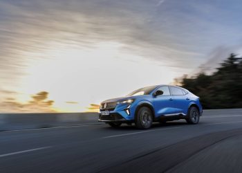 RENAULT RAFALE HYPER HYBRID E-TECH 4X4 300 HP: “SUPER-HYBRID” ΥΨΗΛΩΝ ΕΠΙΔΟΣΕΩΝ