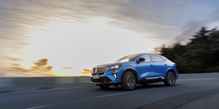 RENAULT RAFALE HYPER HYBRID E-TECH 4X4 300 HP: “SUPER-HYBRID” ΥΨΗΛΩΝ ΕΠΙΔΟΣΕΩΝ