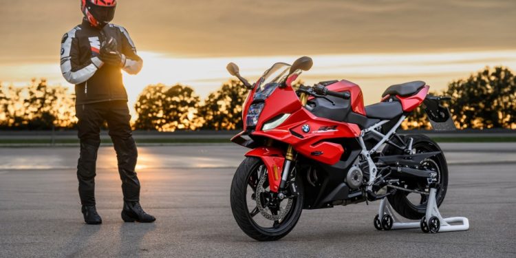 Η BMW Motorrad παρουσιάζει τη νέα BMW F 450 RR